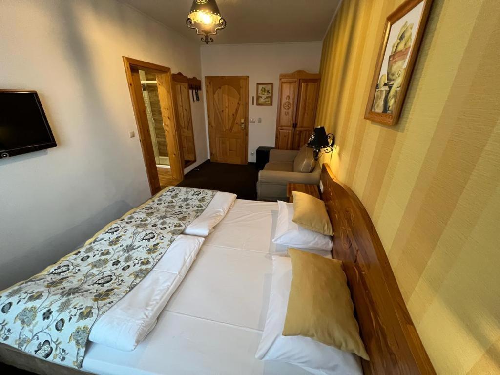 Bajka & Hotel Grodziec (Opole)